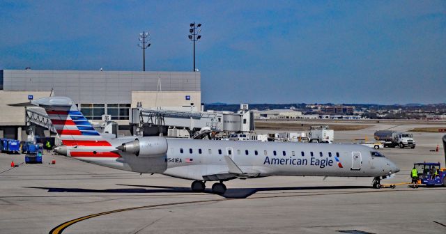 Canadair Regional Jet CRJ-700 (N541EA) - N541EA  American Eagle Canadair CL-600-2C10 Regional Jet CRJ-702ER C/N 10320 (Envoy) - San Antonio International Airport (IATA: SAT, ICAO: KSAT, FAA LID: SAT)<br>Photo: TDelCoro<br>January 24, 2016