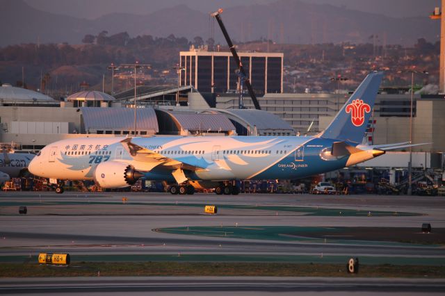 Boeing 787-9 Dreamliner (B-1167)