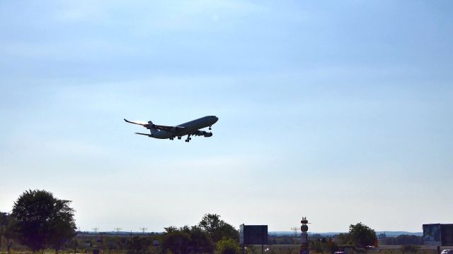 Airbus A340-300 (OO-ABE)