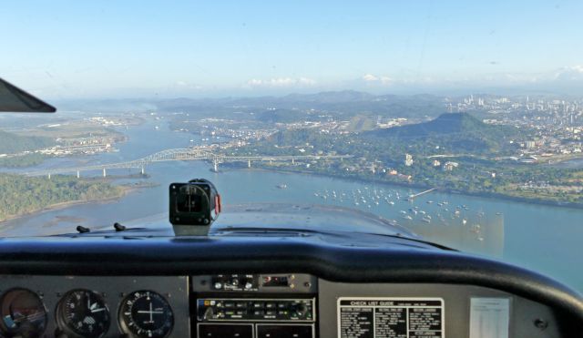 Cessna Skyhawk (HP1124FT) - On short final for Rwy 10.