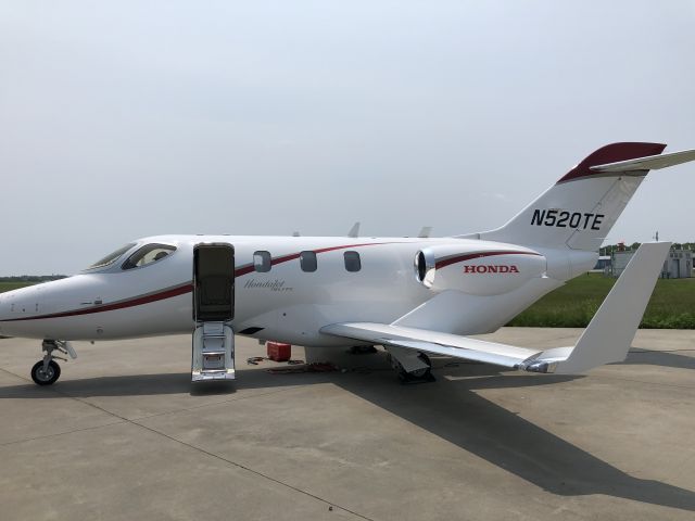 Honda HondaJet (N520TE)