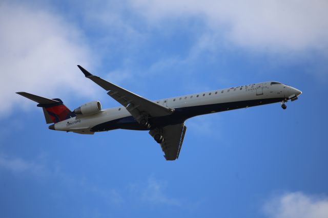 Canadair Regional Jet CRJ-900 (N170PQ)