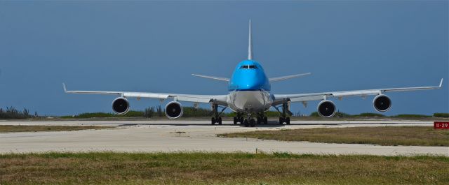 Boeing 747-400 — - Landing KLM Hato Airport Curacao