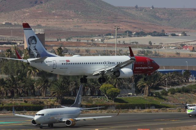 Boeing 737-800 (EI-FHW)