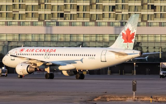 Airbus A320 (C-FGYL)