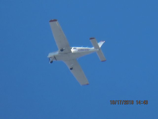 Piper Cherokee (N960OU)