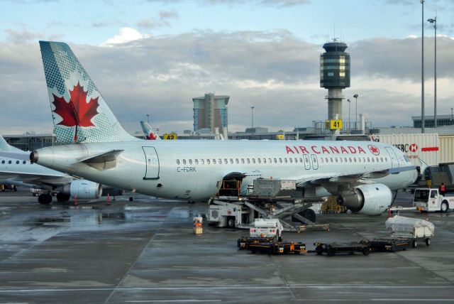 Airbus A320 (C-FDRK)