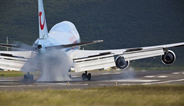 Boeing 747-400 —