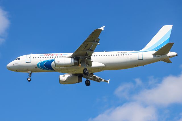Airbus A320 (RA-73694)