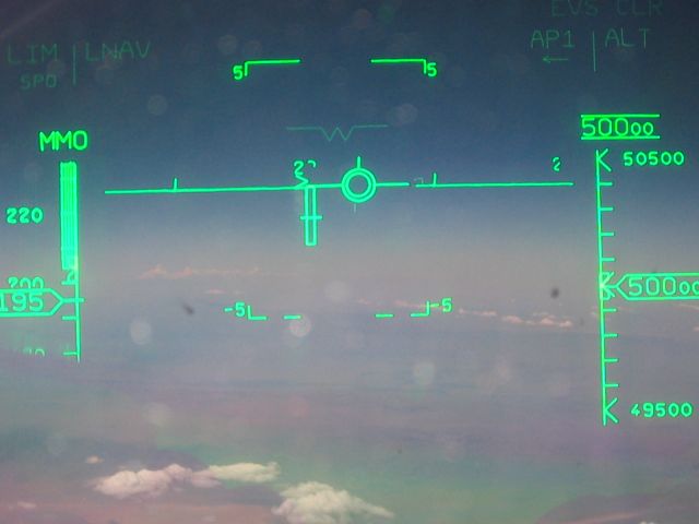 Bombardier Global Express (N10SL) - through HUD at FL 500