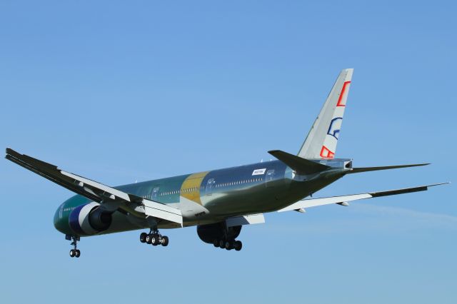 BOEING 777-300 (G-STBC) - The Third 773 for British Airways arriving at PDX for paint    Temp Reg N6018N