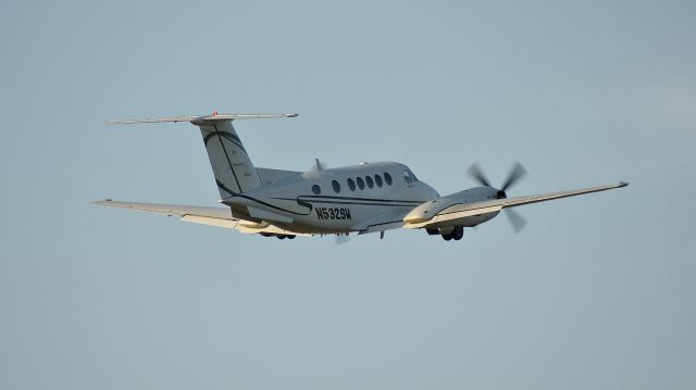 Beechcraft Super King Air 200 (N532SW)