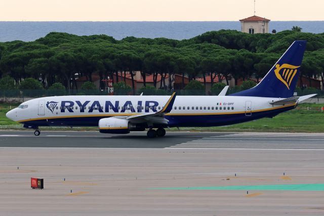 Boeing 737-800 (EI-DPF)