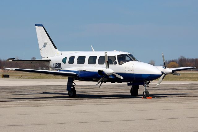 Piper Navajo (N18RL)