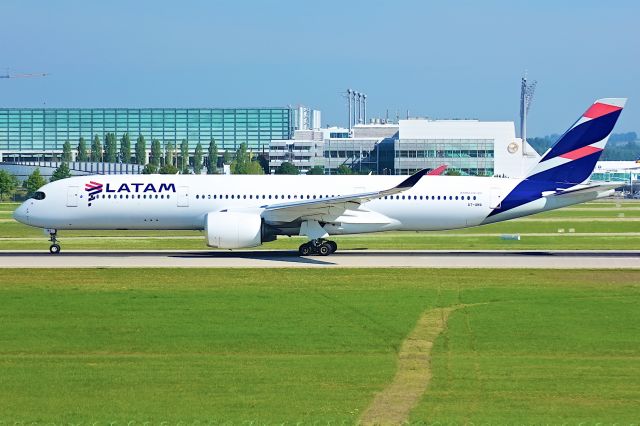 Airbus A350-900 (A7-AMA)
