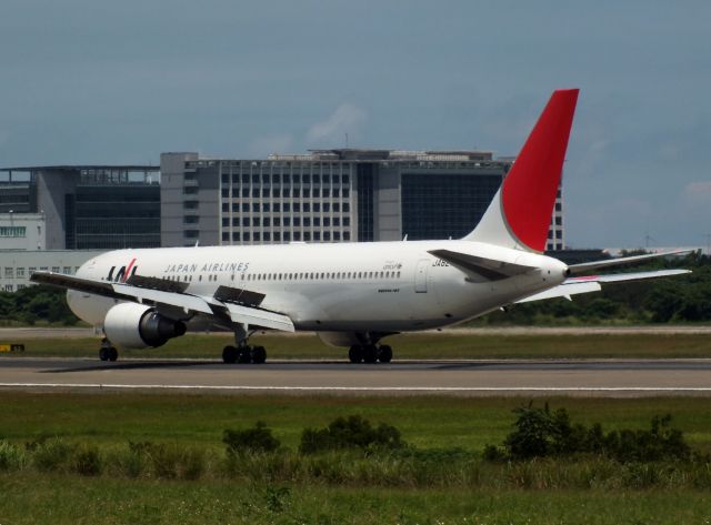 BOEING 767-300 (JA621J)