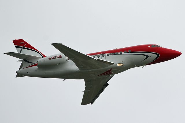 Dassault Falcon 2000 (N367SM) - Takes off.