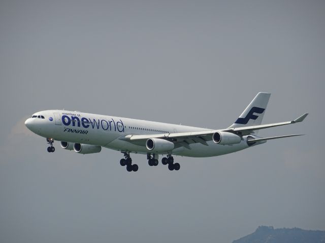 Airbus A340-300 (OH-LQE)