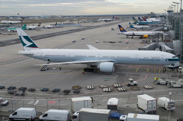 BOEING 777-300ER (B-KPA) - Overview of Frankfurt Airport 