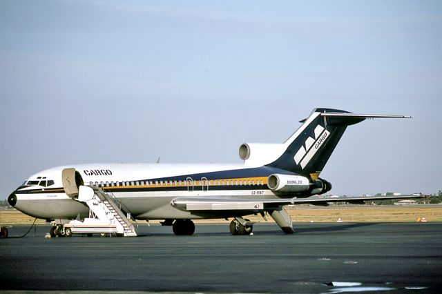 C2RN7 — - TRANS AUSTRALIA AIRLINES - TAA CARGO - BOEING 727-77C - REG - C2-RN7 (CN 20278/181) - TULLAMARINE MELBOURNE VIC. AUSTRALIA - YMML 4/7/1981 35MM SLIDE CONVERSION SING A LIGHTBOX AND A NIKON L810 DIGITAL CAMERA IN THE MACRO MODE.