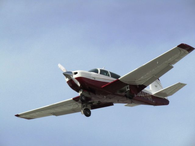 Mooney M-20 (N4474H) - Landing RWY 24