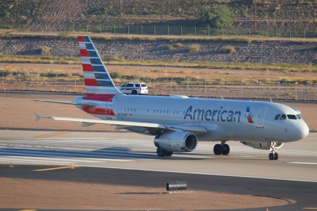Airbus A320 (N679AW)