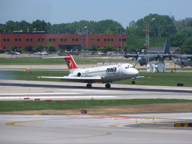 McDonnell Douglas DC-9-30 (N926NW)