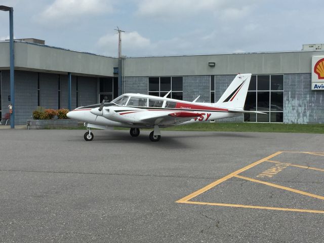 Piper PA-30 Twin Comanche (N7945Y)