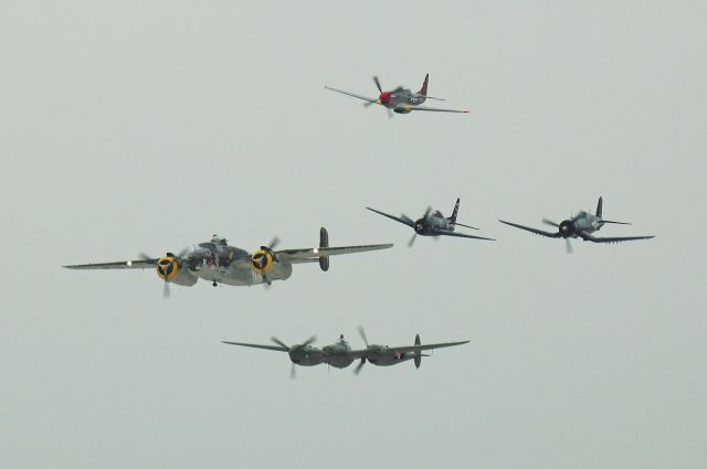 — — - B-25, P-38- P-51, F8F, F4U Warbird Flight