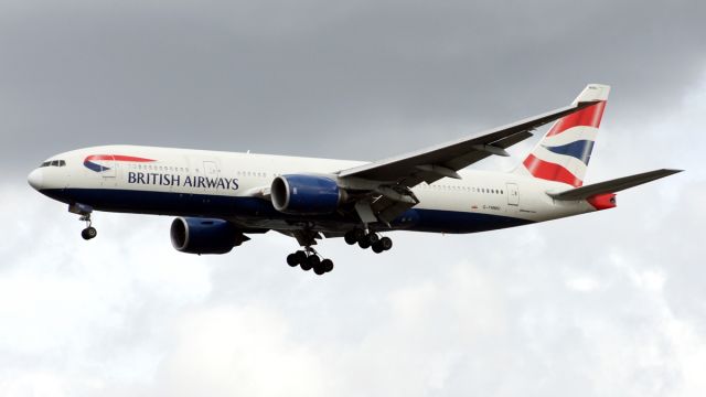 Boeing 777-200 (G-YMMU)