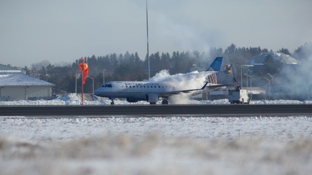 Embraer 170/175 (N640RW)