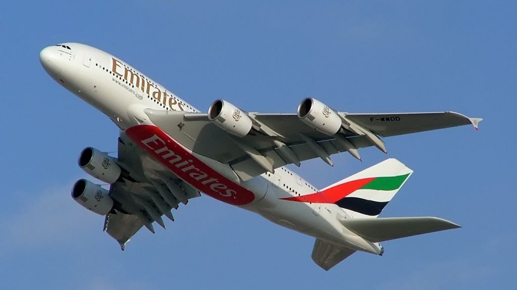 Airbus A380-800 —