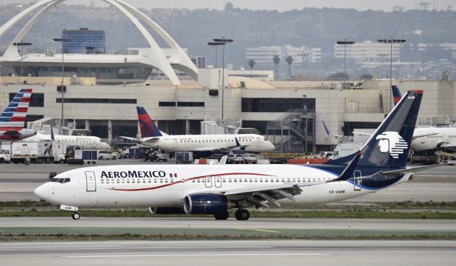Boeing 737-800 (XA-AMW) - Arriving at LAX on 25L