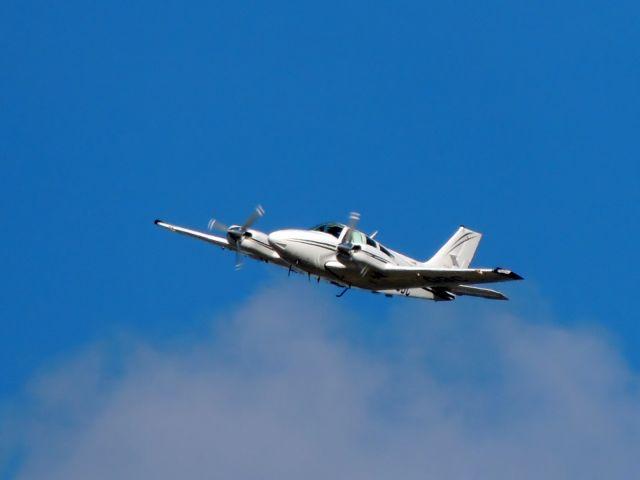 Beechcraft 55 Baron (PT-OBC) - Beechcraft Baron 55 (cn TC-2282) Criciúma - Forquilhinha (CCM / SBCM), Brazil