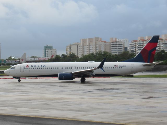 Boeing 737-900 (N866DN)