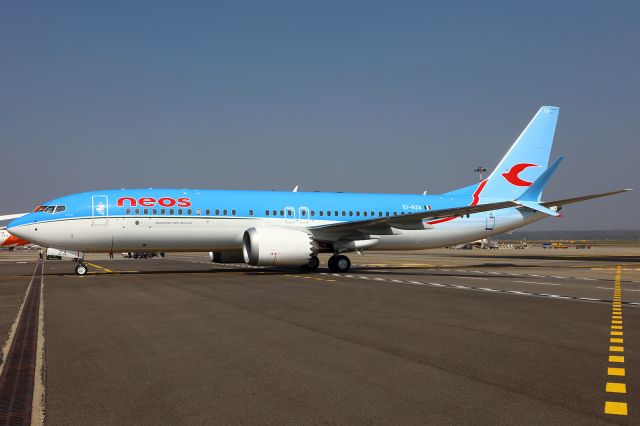 Boeing 737-700 (EI-RZA)