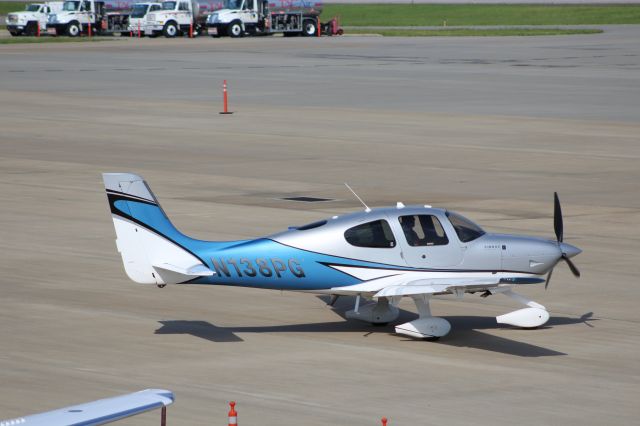 Cirrus SR22 Turbo (N138PG)