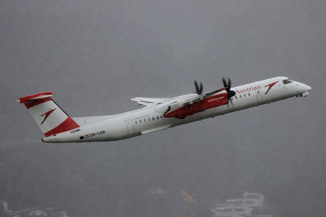 de Havilland Dash 8-400 (OE-LGK)