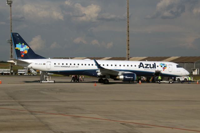 EMBRAER 195 (PR-AYA)