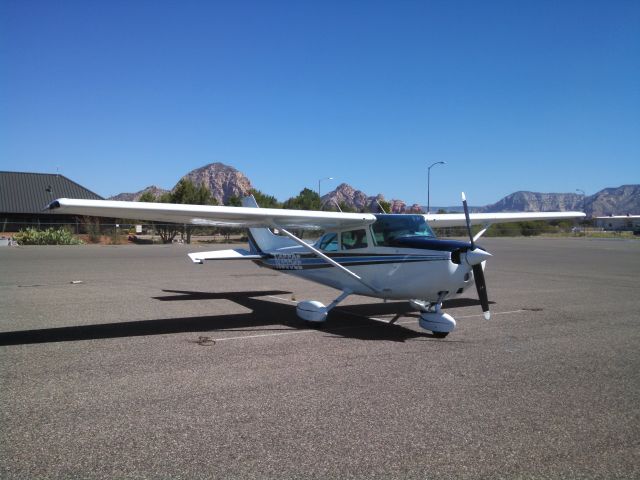 Cessna Skyhawk (N3552E)