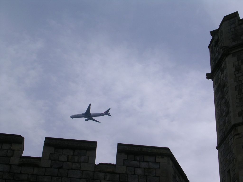 Airbus A330-300 (EGLL) - Emirates A330 on final for LHR, over Windsor Castle. 031211