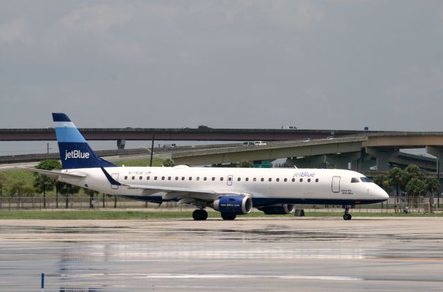 Embraer ERJ-190 (N179JB)