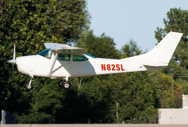 Cessna Skylane (N82SL)