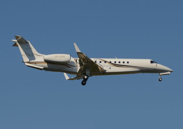 Embraer ERJ-135 (VP-CRA)