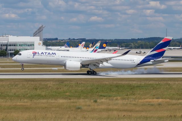 Airbus A350-900 (A7-AMA) - 16.07.2017