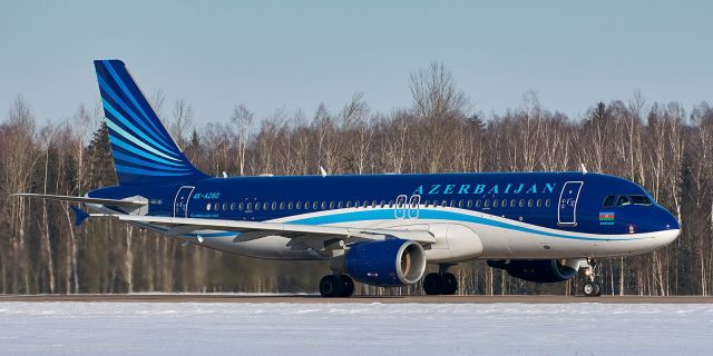 Airbus A320 (4K-AZ80)