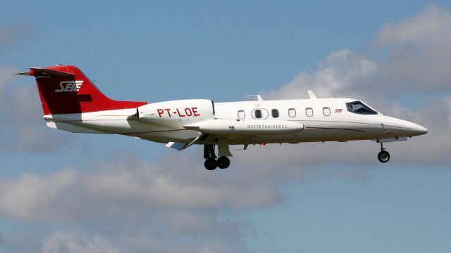 Learjet 35 (PT-LOE)