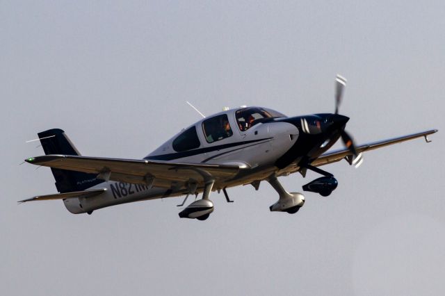 Cirrus SR-22 (N821MS)