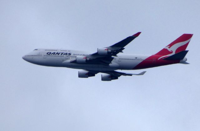 Boeing 747-400 (VH-OEE) - Shown here is a Qantas Boeing 747-400 a few minutes until it lands in the Spring of 2018.