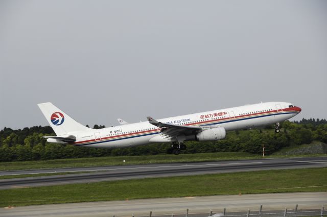 Airbus A330-300 (B-6097) - Final Approach to NRT Airport R/W16R on 2012/05/26